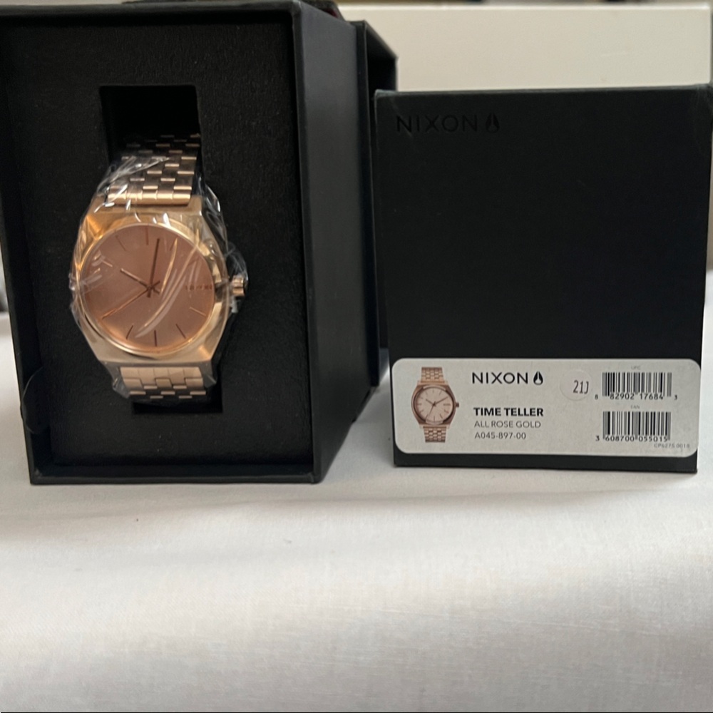 Nixon All Rose Gold Men's Watch. 
Model “Time Teller”
